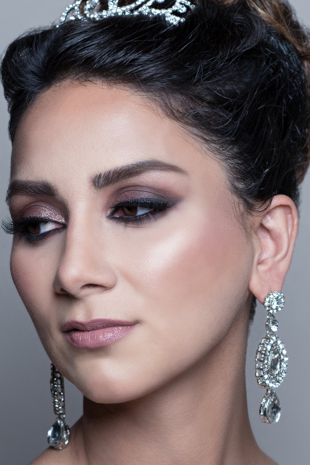 Pretty & Polished bridal editorial photograph